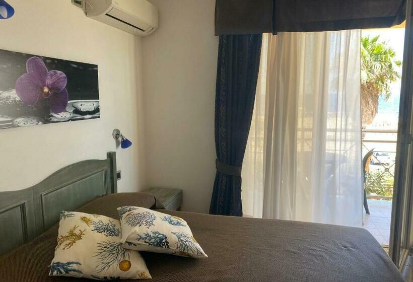 스탠다드 발코니 룸 바다 전망, La Villa