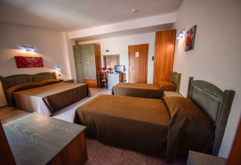 4인용 스탠다드 룸, La Villa