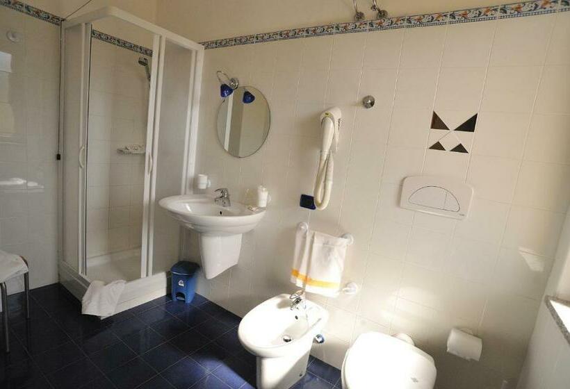 스탠다드 트리플 룸, La Villa