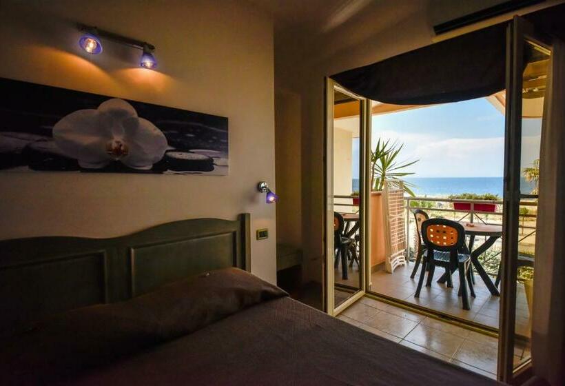 스탠다드 발코니 룸 바다 전망, La Villa