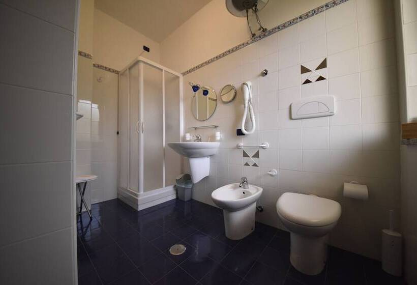 Triple Room Sea View, La Villa