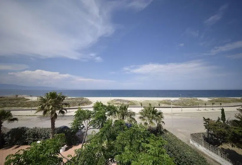 Triple Room Sea View, La Villa