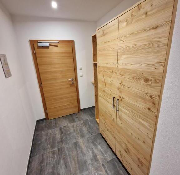 غرفة قياسية فردية, Mignon