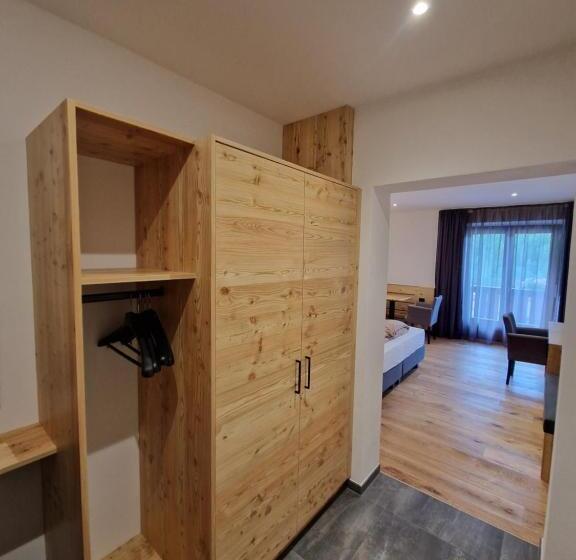 غرفة قياسية فردية, Mignon