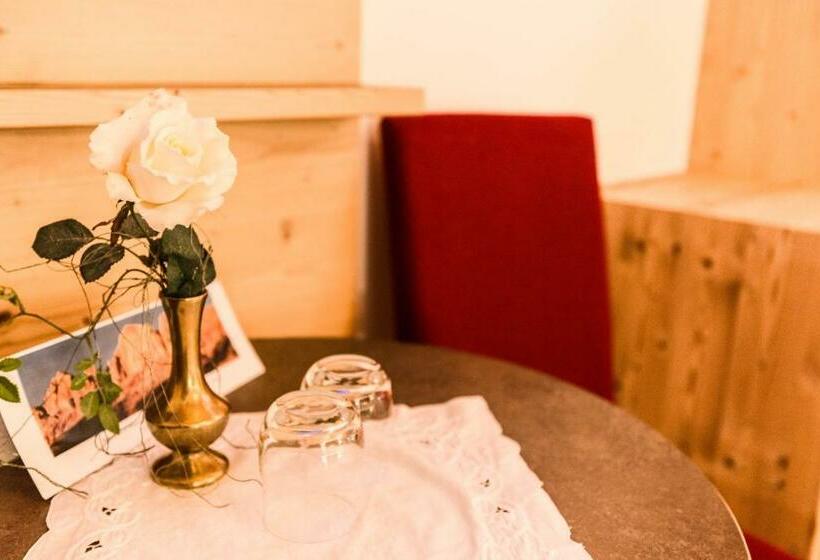 חדר סטנדרט, Moseralm Dolomiti Spa Resort