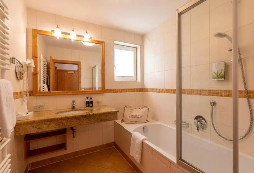 Superior-huone, Moseralm Dolomiti Spa Resort