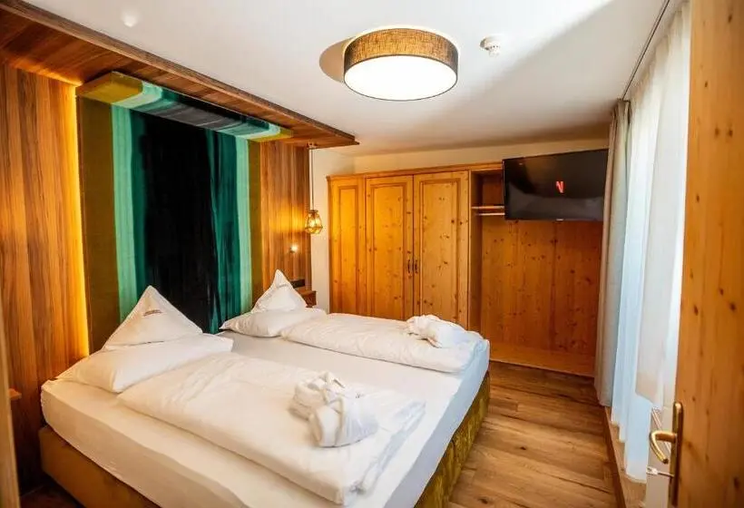 Sviitti King-vuode, Moseralm Dolomiti Spa Resort