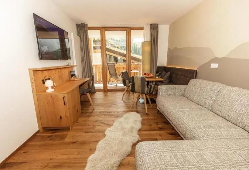 Sviitti 2 Makuuhuonetta, Moseralm Dolomiti Spa Resort