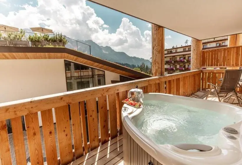 Sviitti 2 Makuuhuonetta, Moseralm Dolomiti Spa Resort