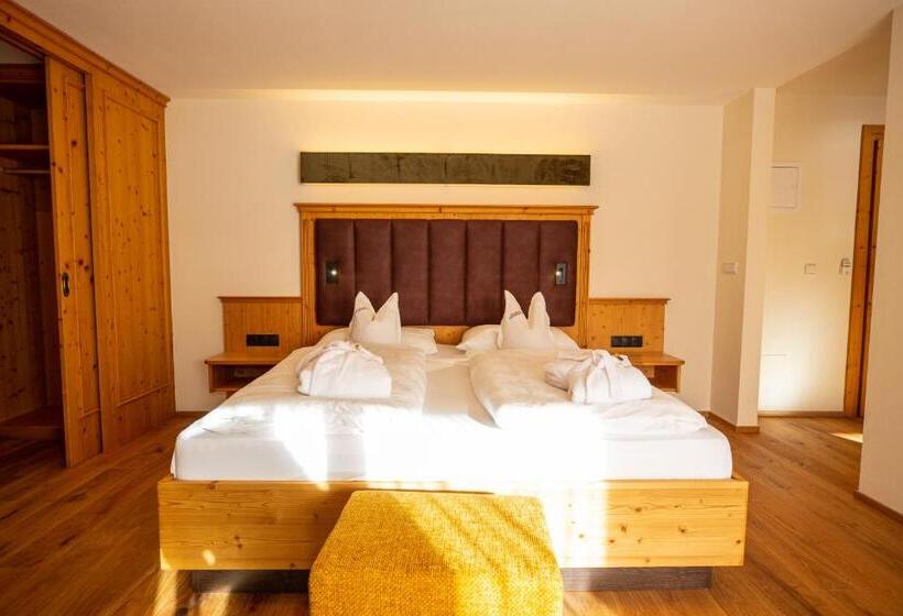 可观山景的小型套房, Moseralm Dolomiti Spa Resort
