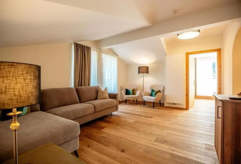 Sviitti Puutarhanäkymä, Moseralm Dolomiti Spa Resort