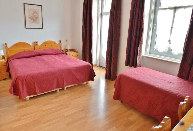 スタンダードトリプルルーム, Regina