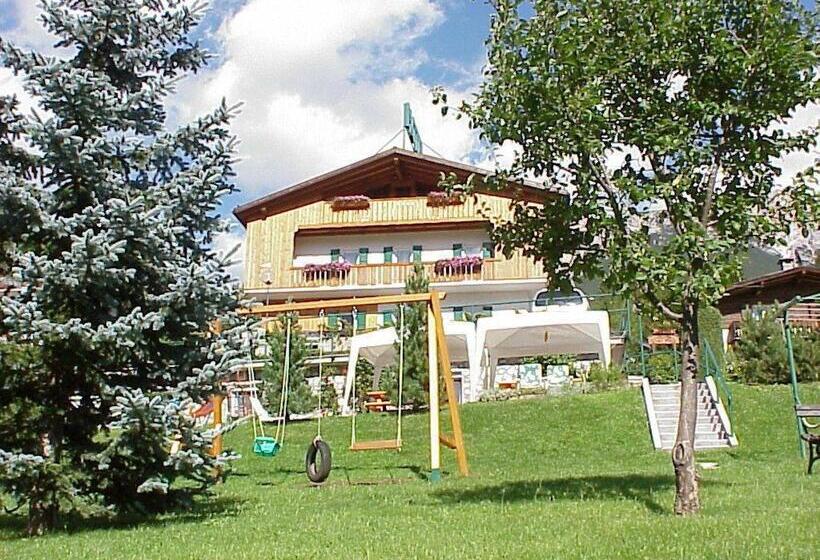 اتاق استاندارد سه نفره, Villa Gaia