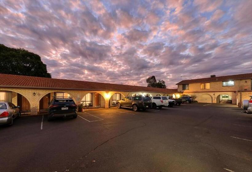 اتاق استاندارد, Forest Lodge Motor Inn & Restaurant