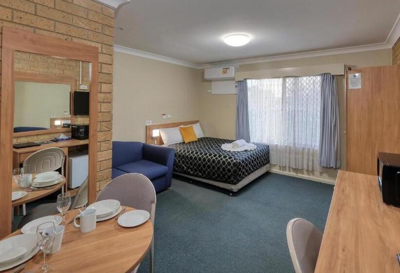 اتاق استاندارد, Forest Lodge Motor Inn & Restaurant