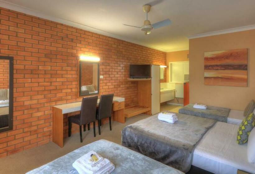 חדר סטנדרט לארבעה, Hilldrop Motor Inn