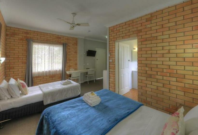 Номер Стандарт, Hilldrop Motor Inn
