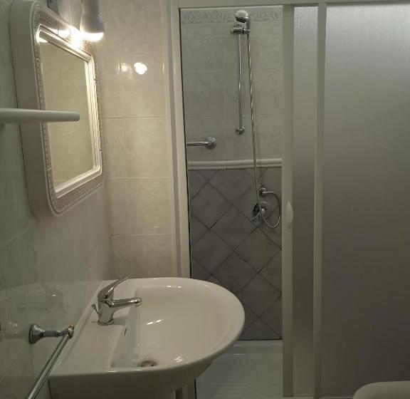 חדר סטנדרט לארבעה, B&b Luce