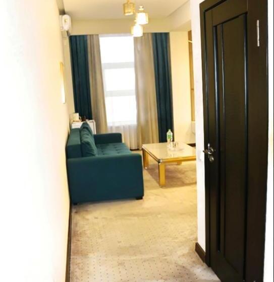 سوییت سوپریور, Tajikgrey Dushanbe