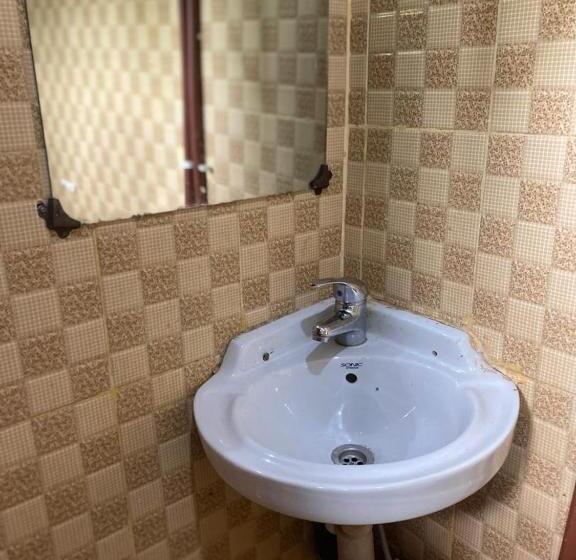 Номер Стандарт Вид на Озеро, Nzimano Hostel