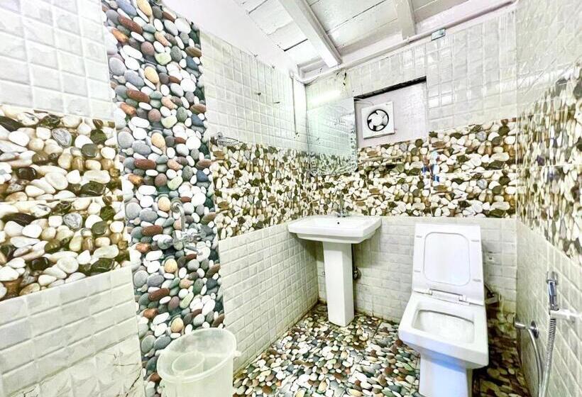 豪华房间, Central Hotel By Rb Group Mall Road Prime Location In Front Of Naini Lake Hygiene And Spacious Room