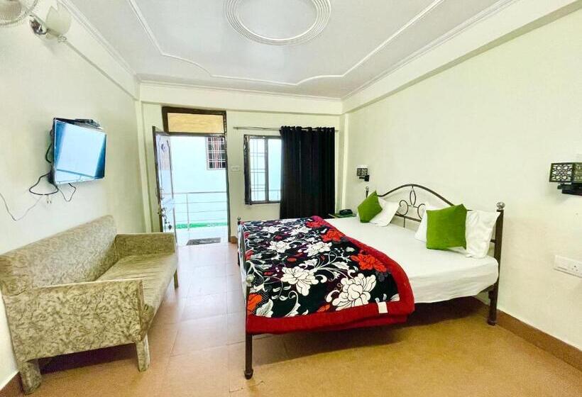 豪华房间, Central Hotel By Rb Group Mall Road Prime Location In Front Of Naini Lake Hygiene And Spacious Room