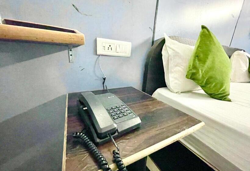 经济房, Central Hotel By Rb Group Mall Road Prime Location In Front Of Naini Lake Hygiene And Spacious Room