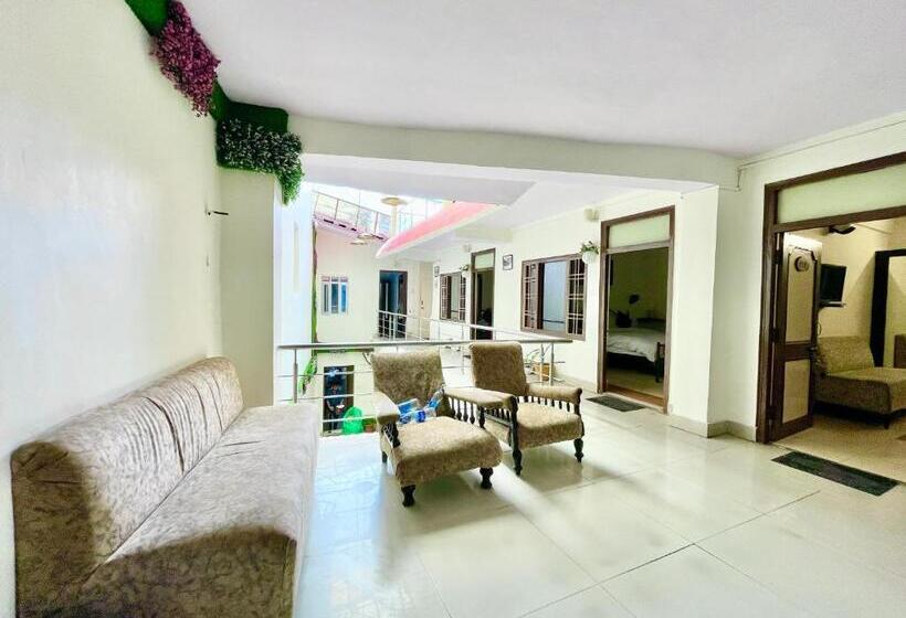 经济房, Central Hotel By Rb Group Mall Road Prime Location In Front Of Naini Lake Hygiene And Spacious Room