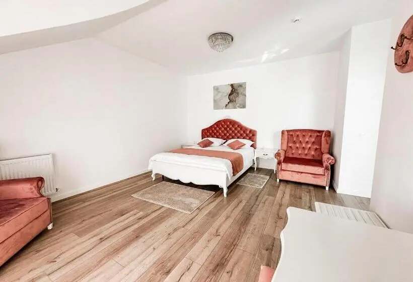 سوئیت با بالکن, Complex Vila Rania