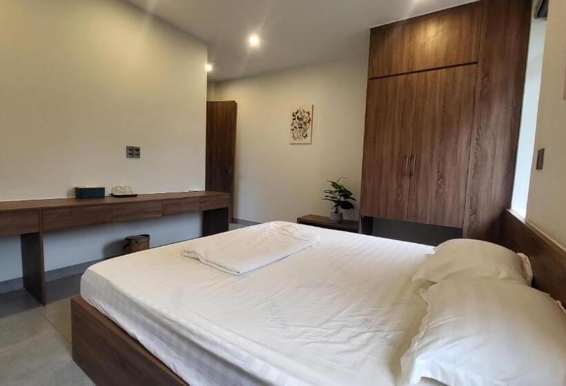 اتاق لوکس, Lotus Premium Lodge