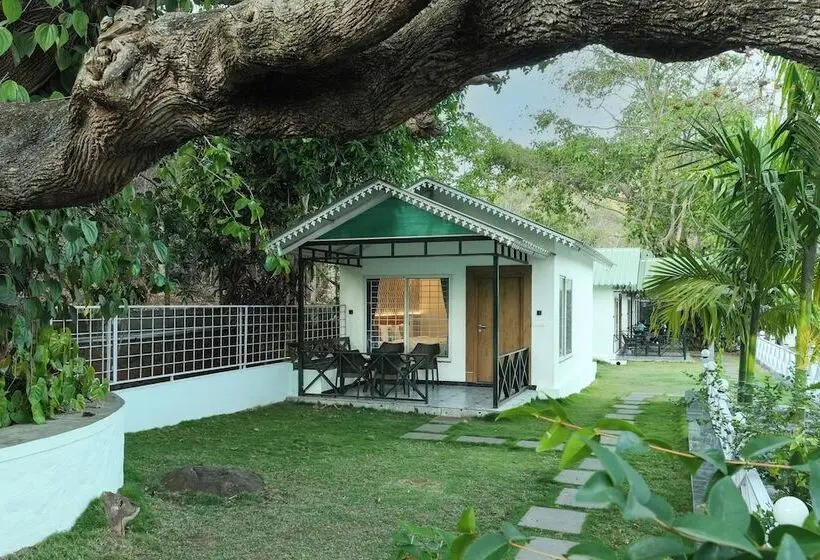 キャビン, Mgm Whispering Winds Yelagiri
