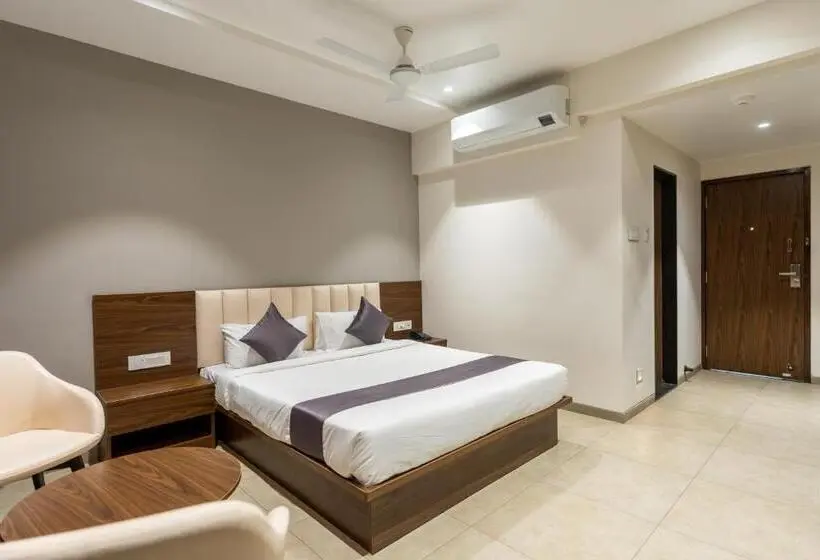 デラックスルーム, The Living Hub Hotel, Kolhapur  Walkable From Central Bus Station