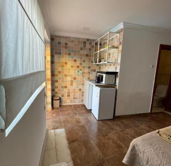 آپارتمان 1 خوابه با چشمانداز استخر, Yellow Villa With A Sea View