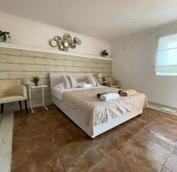 آپارتمان 1 خوابه با چشمانداز استخر, Yellow Villa With A Sea View