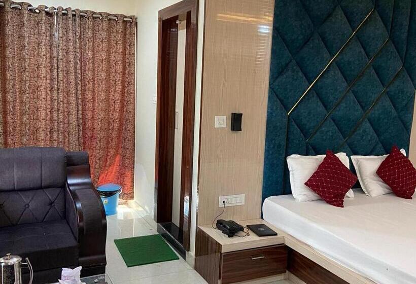 Номер Стандарт, The Grand Touch & The Royal Touch, New Digha ! Easygooroms