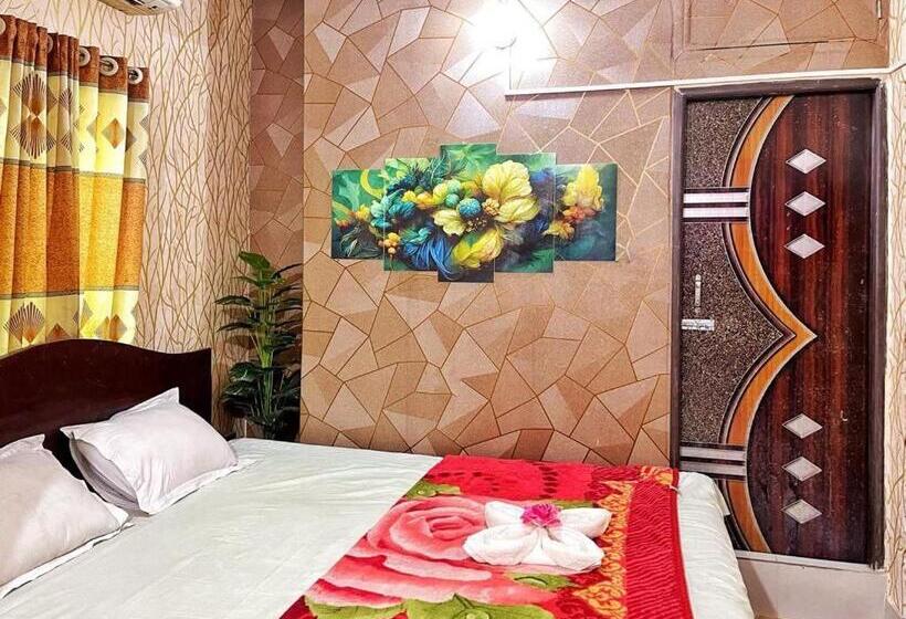 اتاق لوکس با چشمانداز, Shogondha Residential