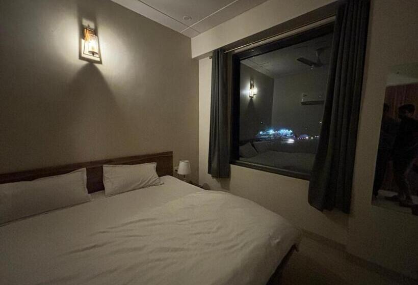 جناح عائلي, Ram Lee Grand Hotel & Restaurant