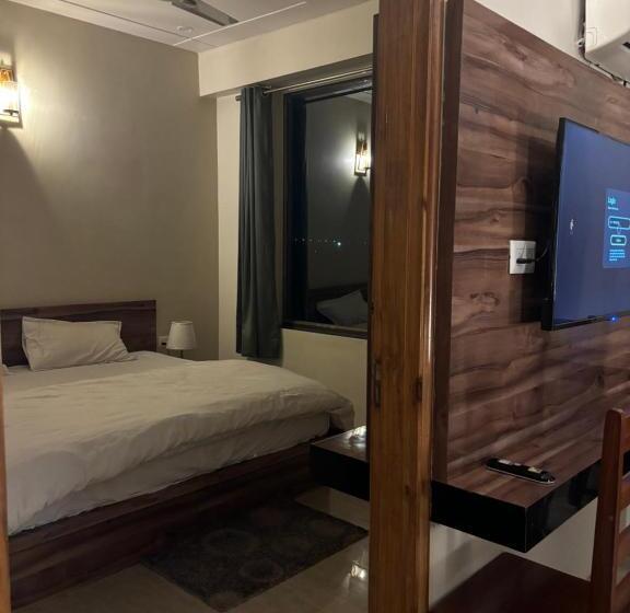 جناح عائلي, Ram Lee Grand Hotel & Restaurant