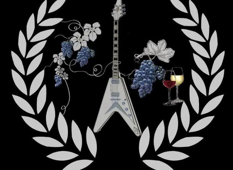 デラックストリプルルーム, Del Vino Bar à Vin & Guitares