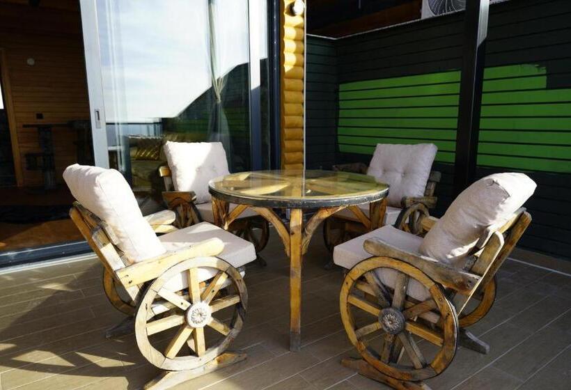 デラックススイート, Venek Viila Suit