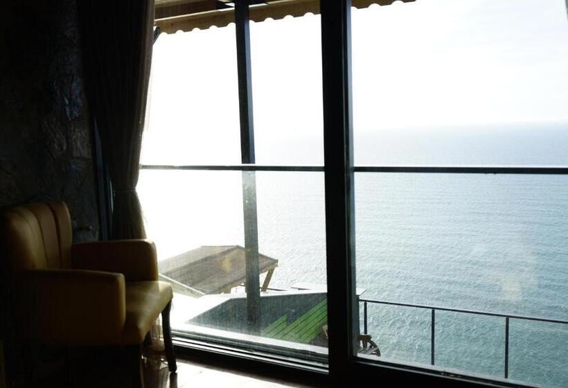 デラックススイート, Venek Viila Suit