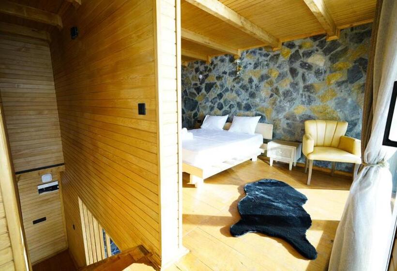 デラックススイート, Venek Viila Suit