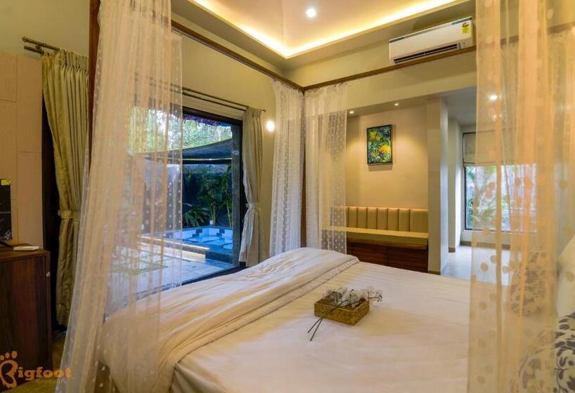 Люкс с Бассейном, Jomo Resort