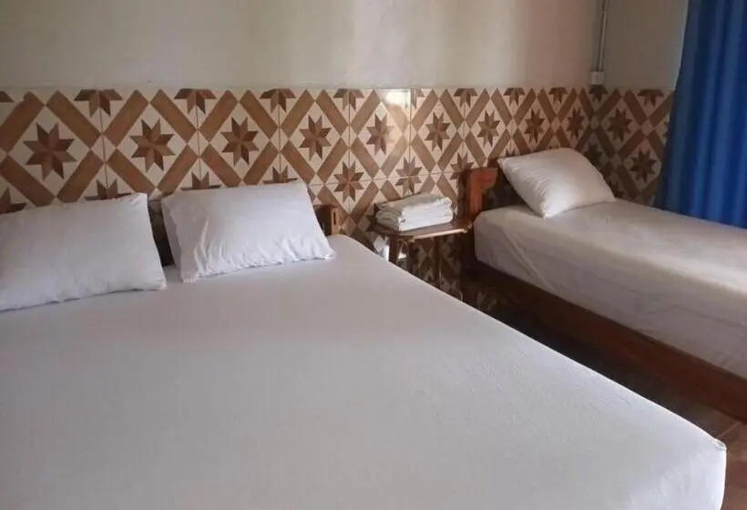 スタンダードトリプルルーム, Noppakao Resort