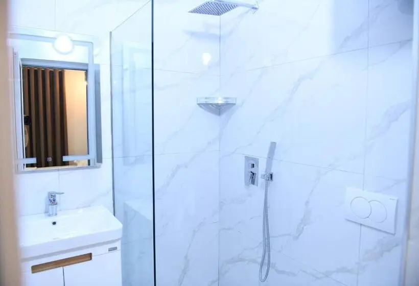 اتاق استاندارد, Guest House Cela City Centre