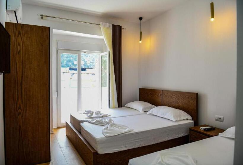 غرفة قياسية ثلاثية, Guest House Cela City Centre