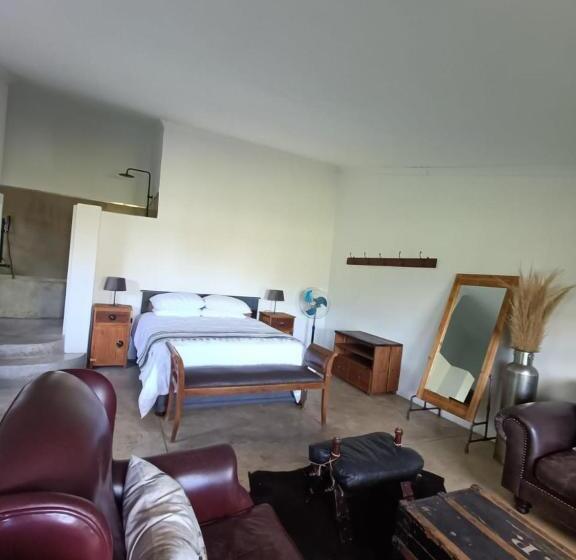 Family Suite, Lieu De Grace