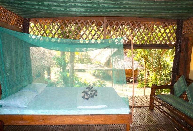 بانگلوی استاندارد, Driftwood Village Resort