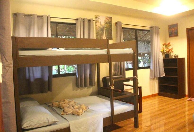 اتاق خانوادگی, Driftwood Village Resort