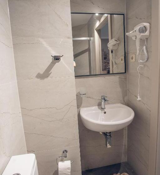 اتاق لوکس با بالکن, Apart4you